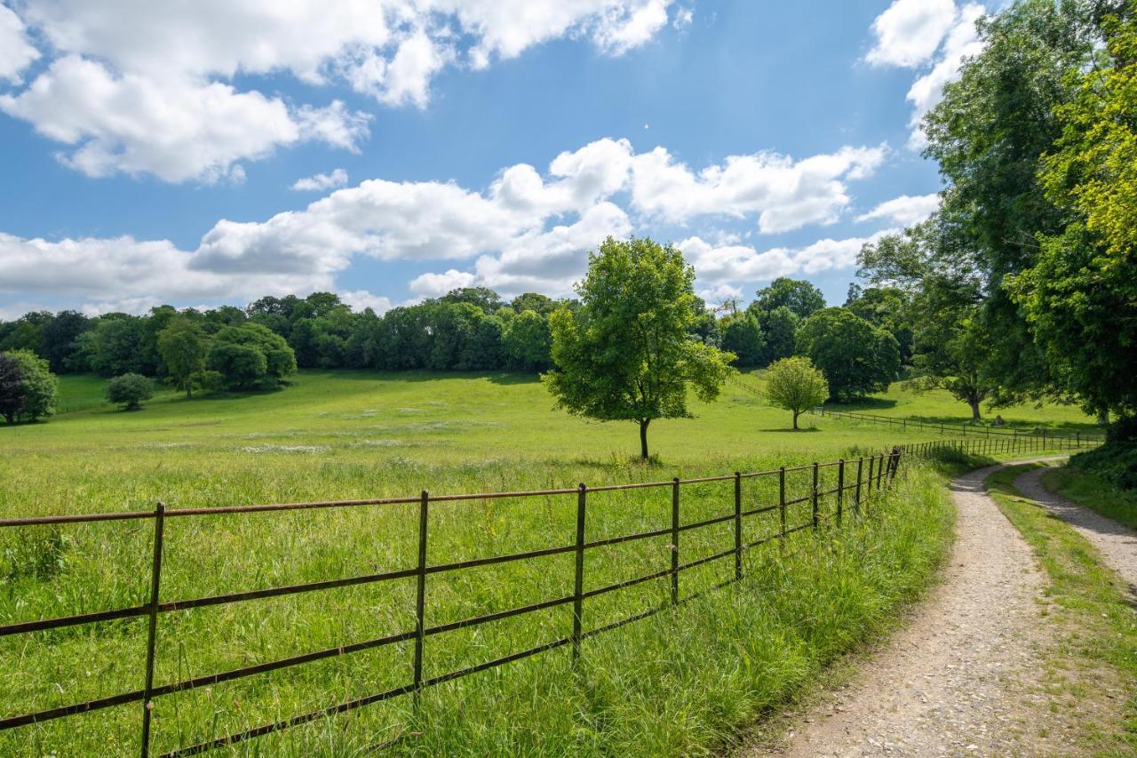 Henge Estate - Restored Manor House, Up To 11 En-Suite Bedrooms Shrewton Exterior photo