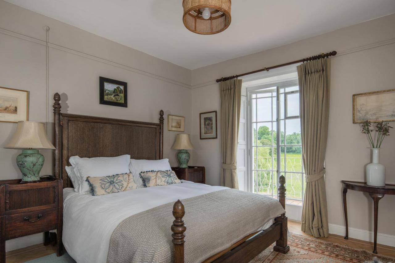 Henge Estate - Restored Manor House, Up To 11 En-Suite Bedrooms Shrewton Exterior photo